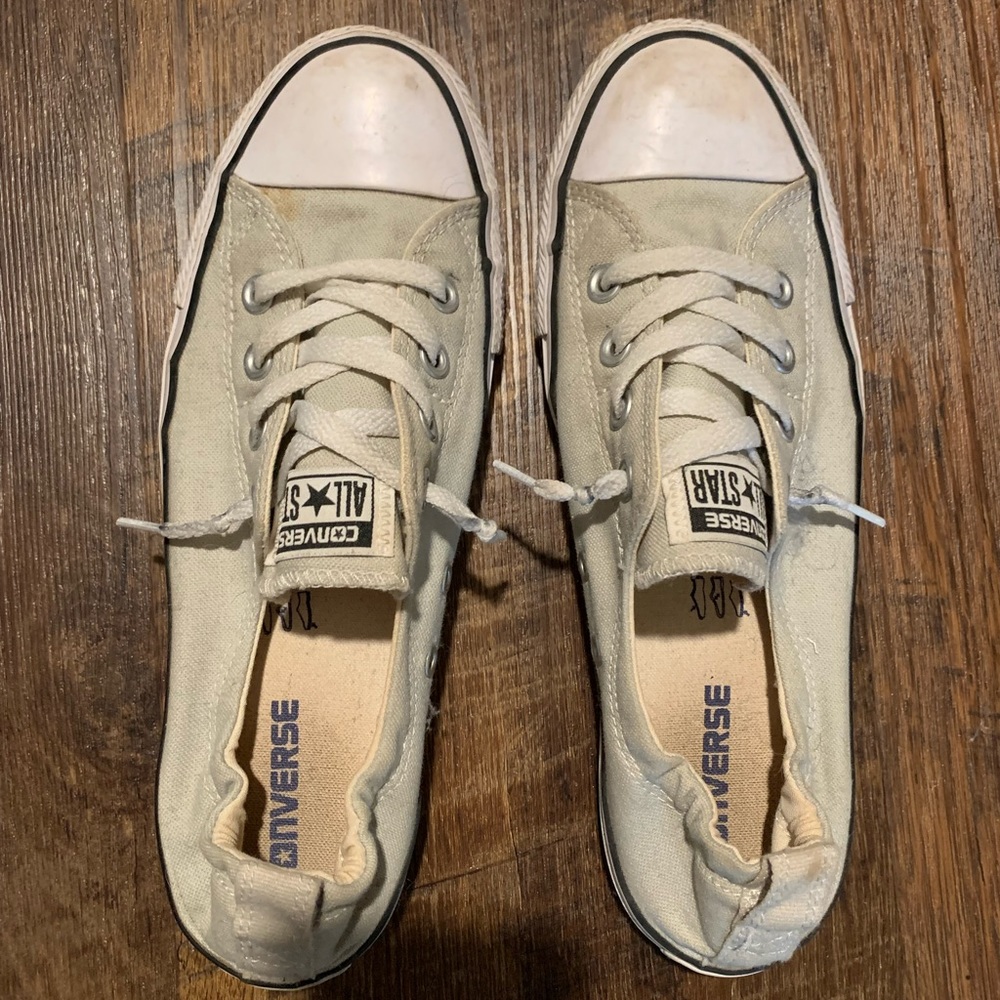 Converse All Stars 9.5 womens
